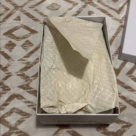 Marc Fisher Hadya Blue Suede Slingback Heels sz 8.5 - Picture 10 of 12